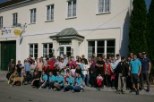 Die Wandergruppe startete beim Gasthaus Kahri zum höchsten Punkt der Gemeinde Perschling